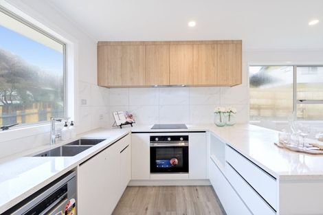 Photo of property in 16 Andelko Place, Henderson, Auckland, 0612