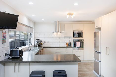 Photo of property in 52 Kentucky Way, Awapuni, Palmerston North, 4412