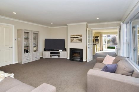 Photo of property in 8 Sonia Place, Casebrook, Christchurch, 8051