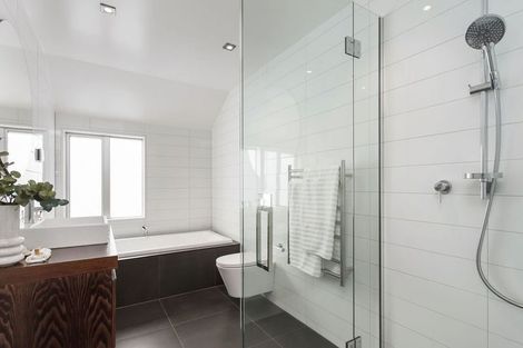 Photo of property in 43 Hawkesbury Avenue, St Albans, Christchurch, 8014