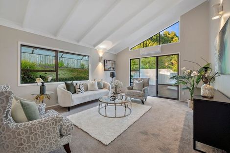 Photo of property in 92 Braemar Road, Castor Bay, Auckland, 0620