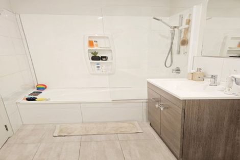 Photo of property in 4 Ceramic Lane, New Lynn, Auckland, 0600