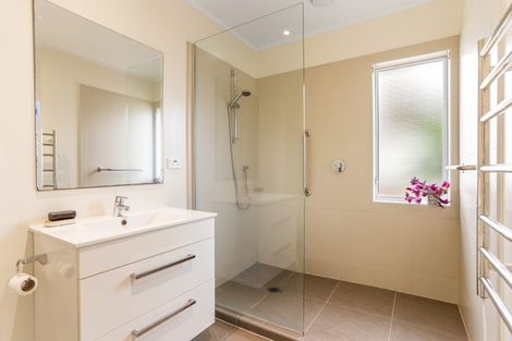 Photo of property in 163 Don Buck Road, Massey, Auckland, 0614