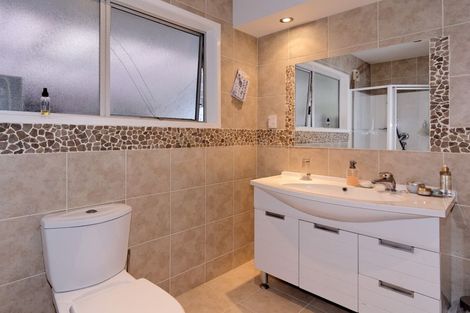 Photo of property in 56 Cyclarama Crescent, Massey, Auckland, 0614