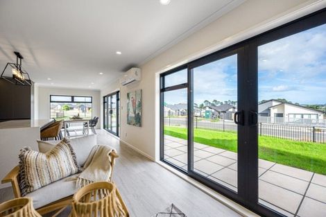 Photo of property in 18 Okohaka Avenue, Glenbrook, 2681