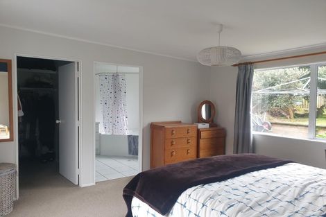 Photo of property in 105 Brooklands Road, Brooklands, New Plymouth, 4310