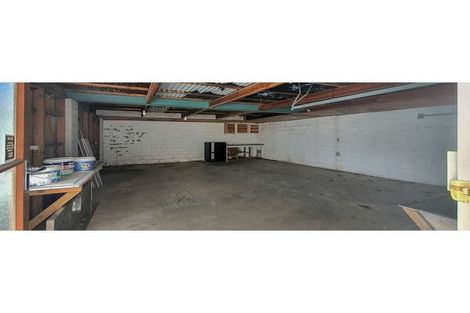 Photo of property in 24 Stokes Avenue, Te Atatu Peninsula, Auckland, 0610