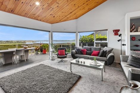 Photo of property in 65 George Point Road, Onerahi, Whangarei, 0110