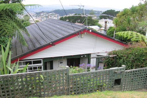 Photo of property in 15 Moffitt Street, Vogeltown, Wellington, 6021