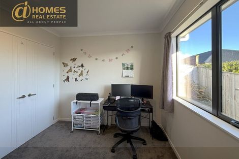 Photo of property in 12 Mamuku Drive, Massey, Auckland, 0614