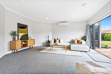 Photo of property in 13 Mangakoea Place, St Andrews, Hamilton, 3200