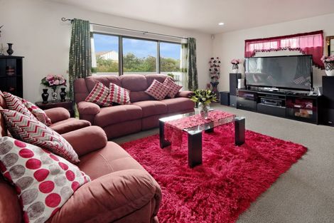 Photo of property in 25b Lucienne Drive, Ranui, Auckland, 0612