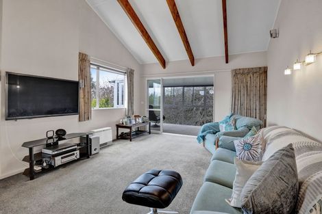 Photo of property in 54 Karina Road, Merrilands, New Plymouth, 4312