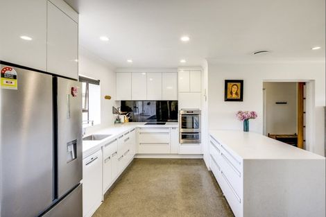 Photo of property in 28 Chester Street, Taradale, Napier, 4112