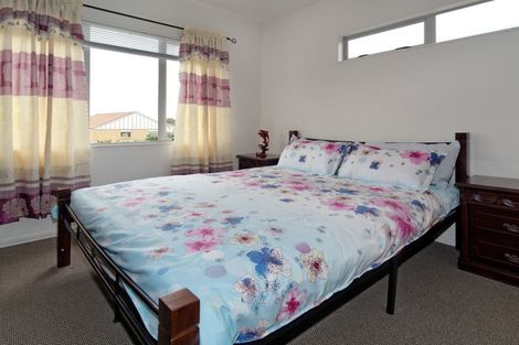 Photo of property in 25b Lucienne Drive, Ranui, Auckland, 0612