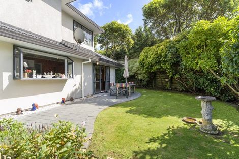 Photo of property in 5 Saunders Close, Whitby, Porirua, 5024