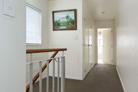Photo of property in 25b Lucienne Drive, Ranui, Auckland, 0612