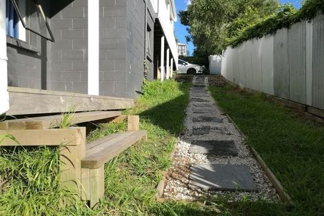Photo of property in 127 Ocean View Road, Hillcrest, Auckland, 0627