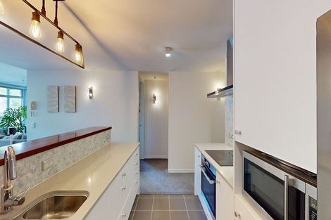 Photo of property in Montreaux Apartments, 1b/164 The Terrace, Wellington Central, Wellington, 6011