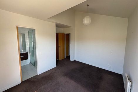 Photo of property in 10/3 Severn Street, Island Bay, Wellington, 6023