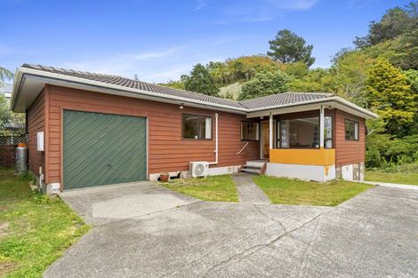 Photo of property in 4a Luckie Street, Tawa, Wellington, 5028