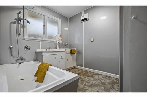 Photo of property in 2/483 Gloucester Street, Linwood, Christchurch, 8011