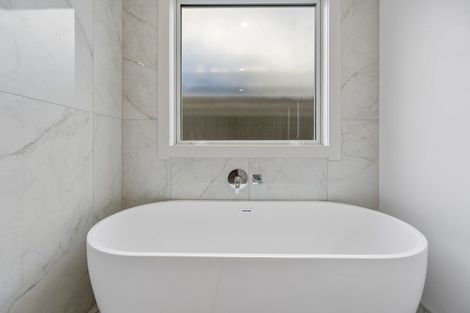 Photo of property in 102 Pelorus Avenue, Poraiti, Napier, 4182