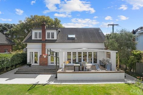 Photo of property in 16 Hinau Street, Woburn, Lower Hutt, 5010