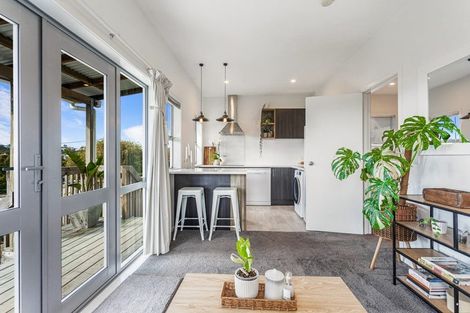 Photo of property in 12a Matai Road, Stanmore Bay, Whangaparaoa, 0932