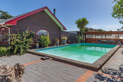 Photo of property in 389 Kawiu Road, Levin, 5510