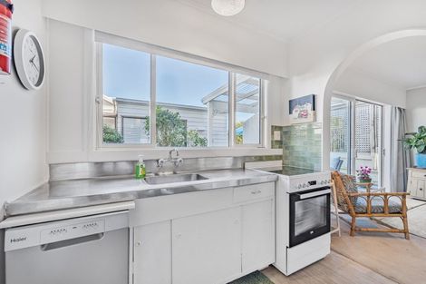 Photo of property in 1/9 Calliope Road, Devonport, Auckland, 0624