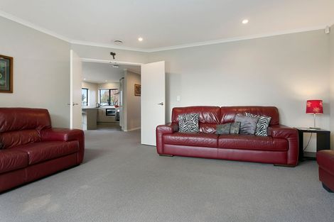 Photo of property in 35 Norfolk Drive, Cambridge, 3434