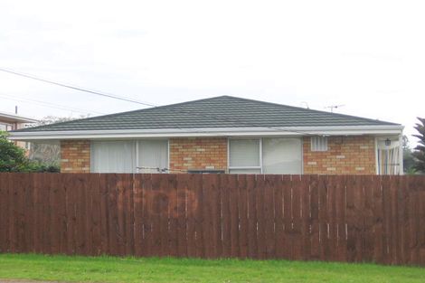 Photo of property in 1/193 Don Buck Road, Massey, Auckland, 0614