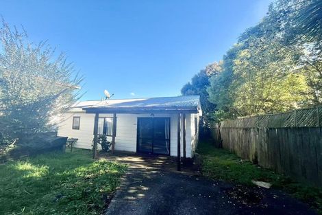 Photo of property in 17 St Catherine Crescent, West Harbour, Auckland, 0618