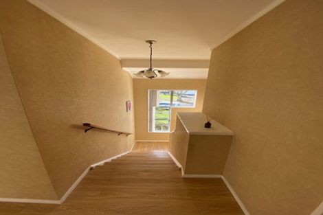 Photo of property in 1/4 Mossop Rise, Glenfield, Auckland, 0629