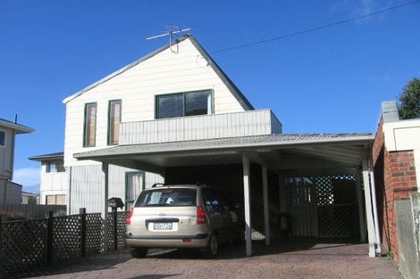 Photo of property in 201 Queens Drive, Lyall Bay, Wellington, 6022