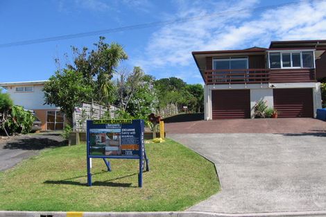 Photo of property in 1/6 Tipau Street, Torbay, Auckland, 0630