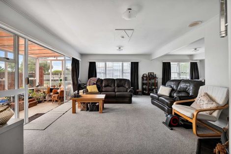 Photo of property in 1 Regan Street, Stratford, 4332