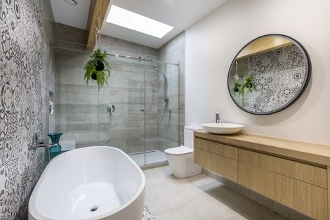 Photo of property in 16 Melandra Road, Stanmore Bay, Whangaparaoa, 0932