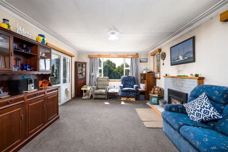 Photo of property in 85 Timaru Road, Waimate, 7924