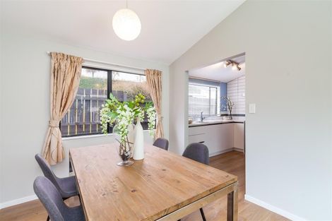 Photo of property in 2/11 Brookfield Road, Te Atatu Peninsula, Auckland, 0610