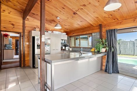 Photo of property in 56 Makora Road, Massey, Auckland, 0614