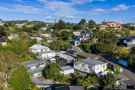 Photo of property in 6 Helen Place, Raglan, 3225