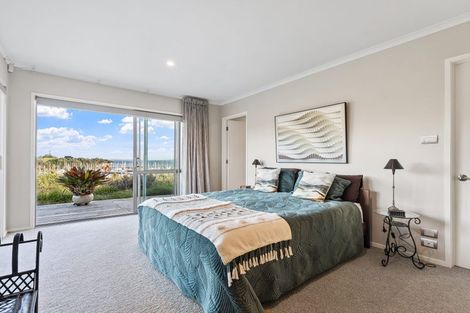 Photo of property in 21 Laguna Place, Matakatia, Whangaparaoa, 0930