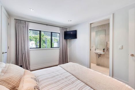 Photo of property in 23 Meteor Place, Schnapper Rock, Auckland, 0632