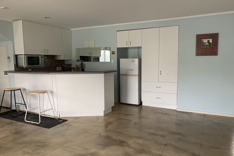 Photo of property in 8 Stokes Avenue, Te Atatu Peninsula, Auckland, 0610