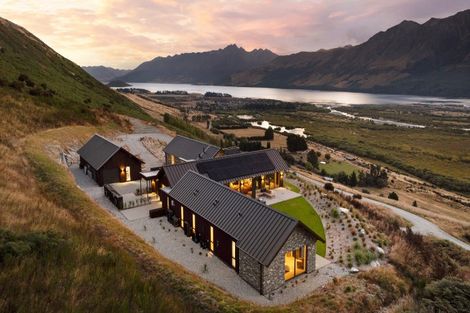 Photo of property in 136 Rosie Way, Glenorchy, 9372