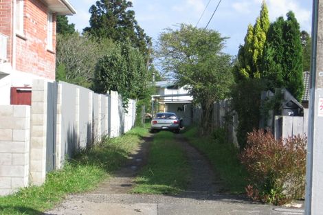 Photo of property in 73 Larnoch Road, Henderson, Auckland, 0610