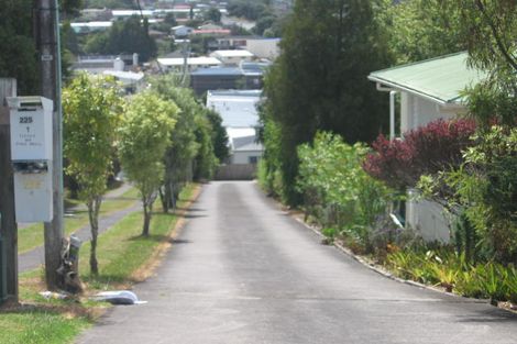 Photo of property in 1/225 Wairau Road, Totara Vale, Auckland, 0627