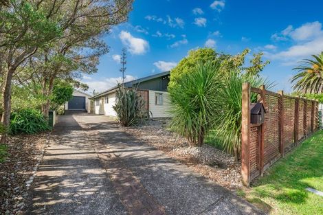 Photo of property in 21 Chums Road, Paraparaumu Beach, Paraparaumu, 5032